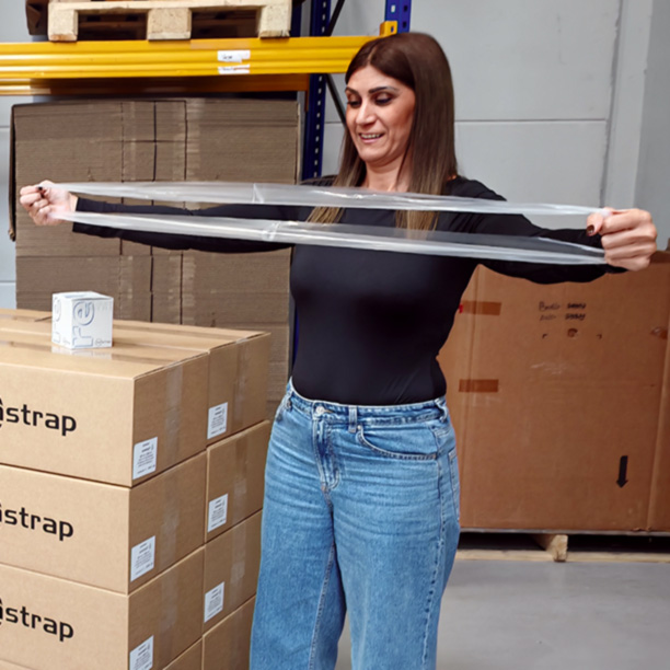 Sanstrap® elastic band is stretched by hand before application – for maximum tension.